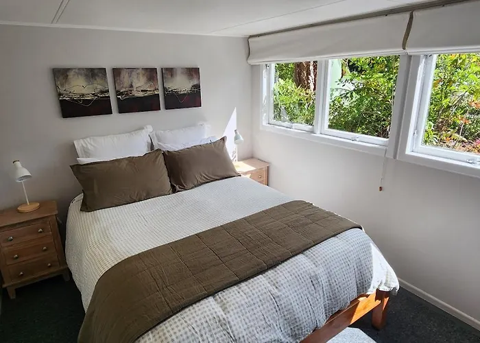 Perfect Lakeside Summer House * Rotorua