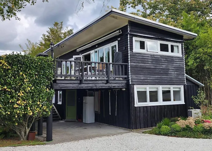 Perfect Lakeside Summer House Holiday home